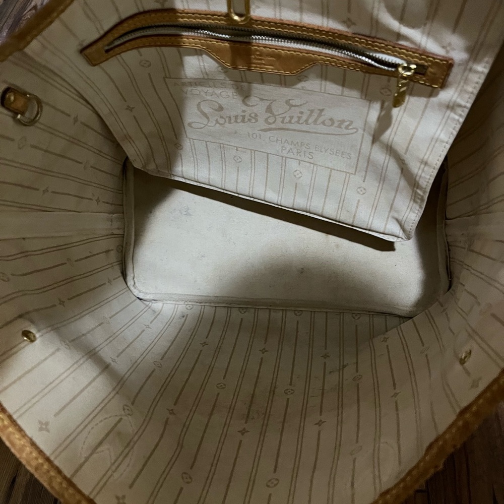 Louis Vuitton Neverfull MM in Damier Azur - Picture 3 of 13